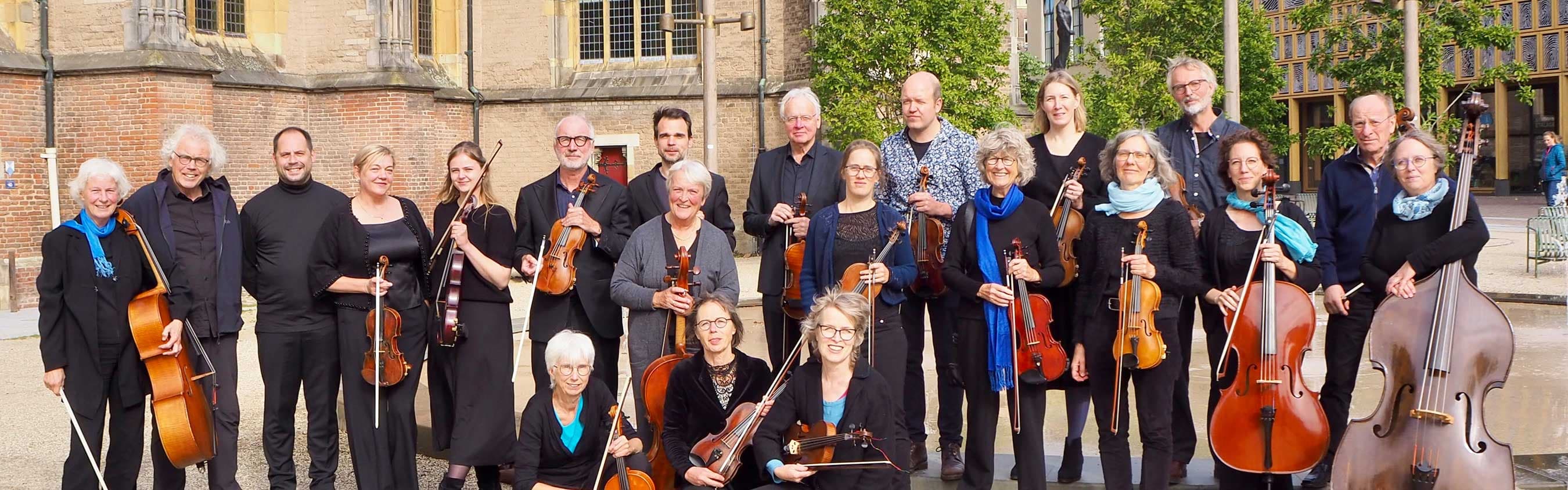 Groepsfoto van het Deventer Kamer Orkest